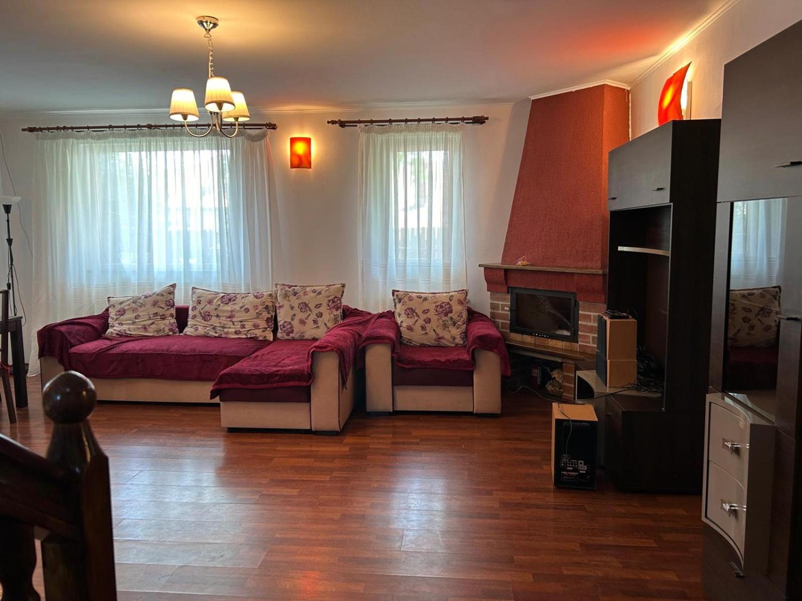 Vila De Inchiriat Aproape De Therme 발로테슈티 외부 사진