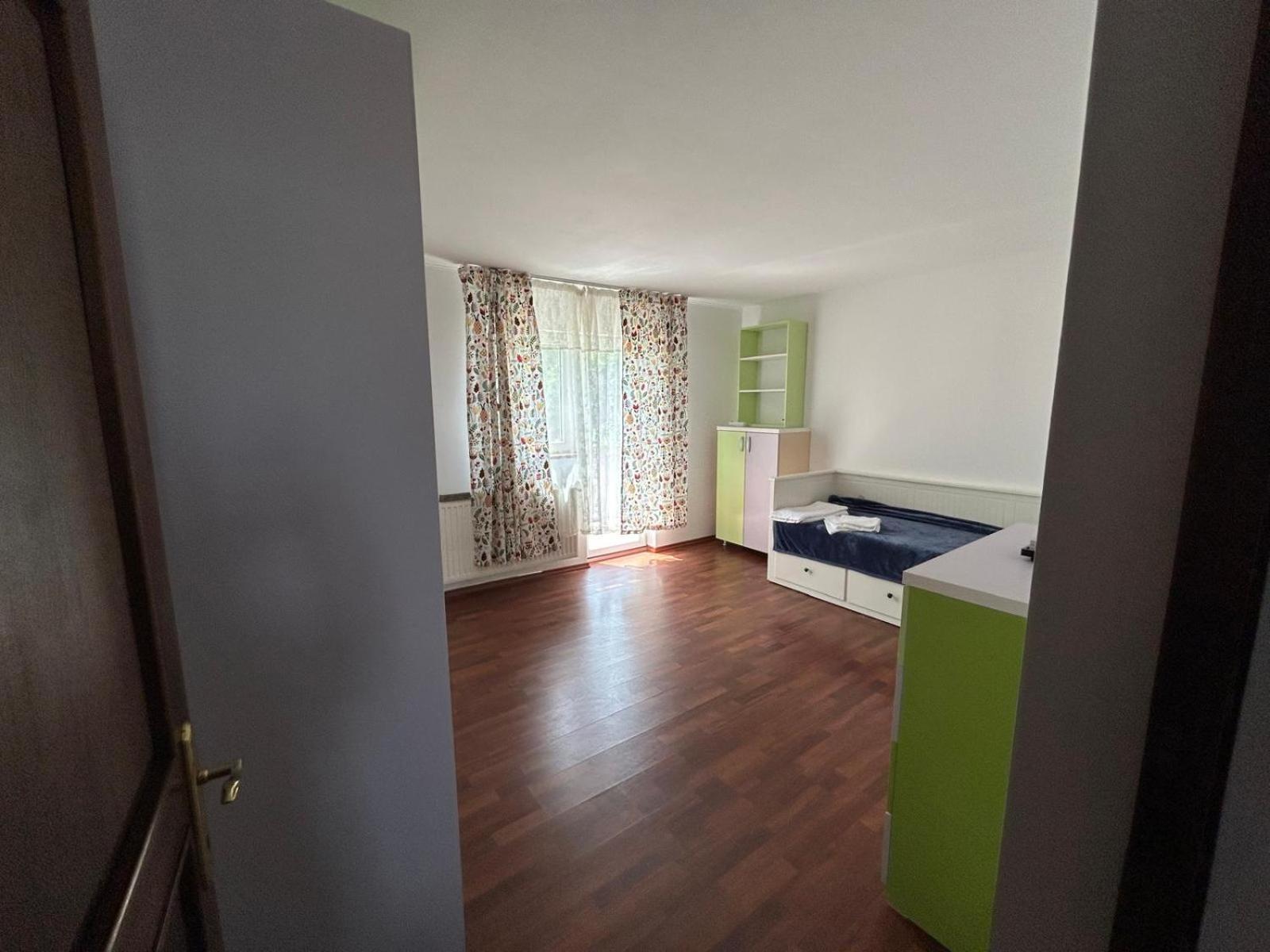 Vila De Inchiriat Aproape De Therme 발로테슈티 외부 사진