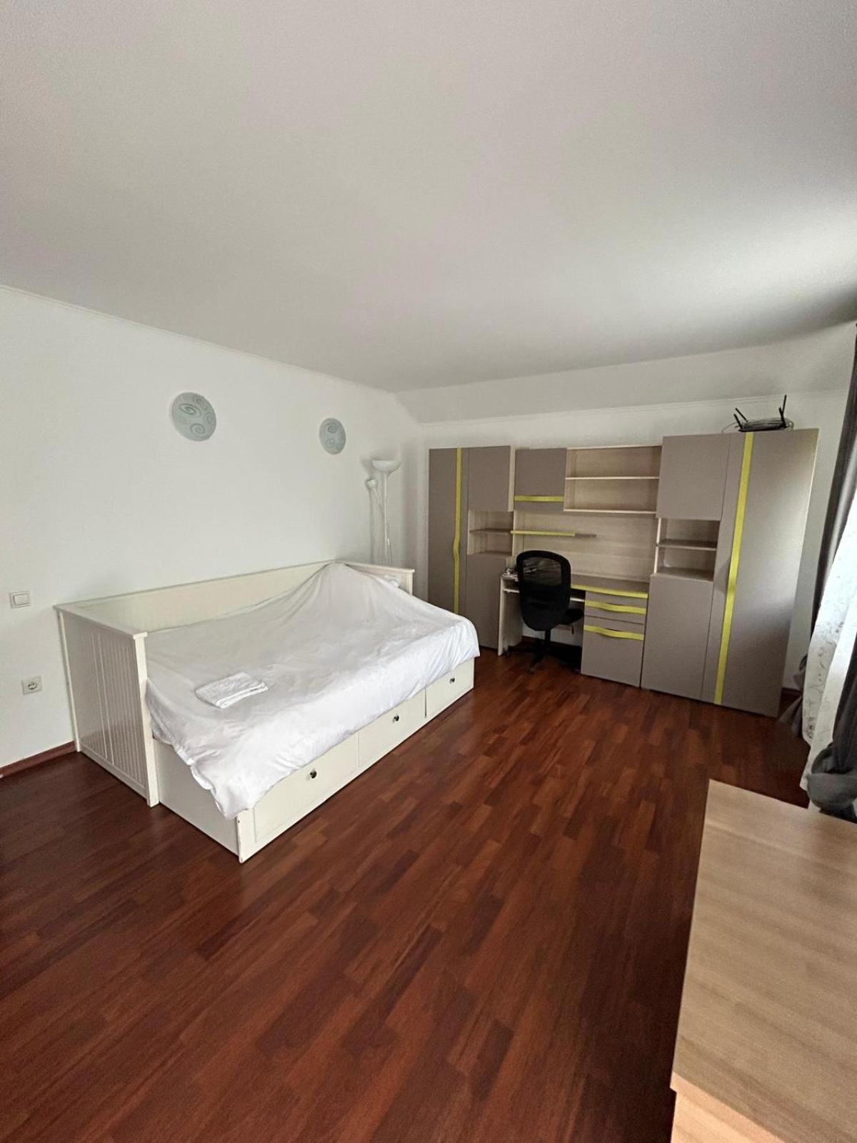 Vila De Inchiriat Aproape De Therme 발로테슈티 외부 사진
