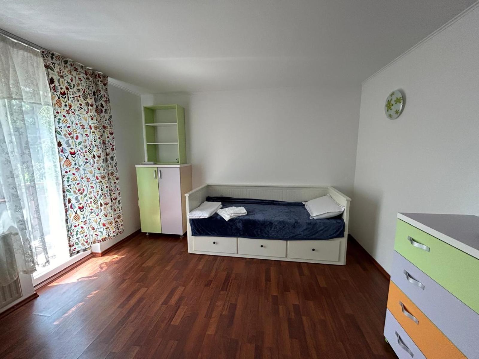Vila De Inchiriat Aproape De Therme 발로테슈티 외부 사진